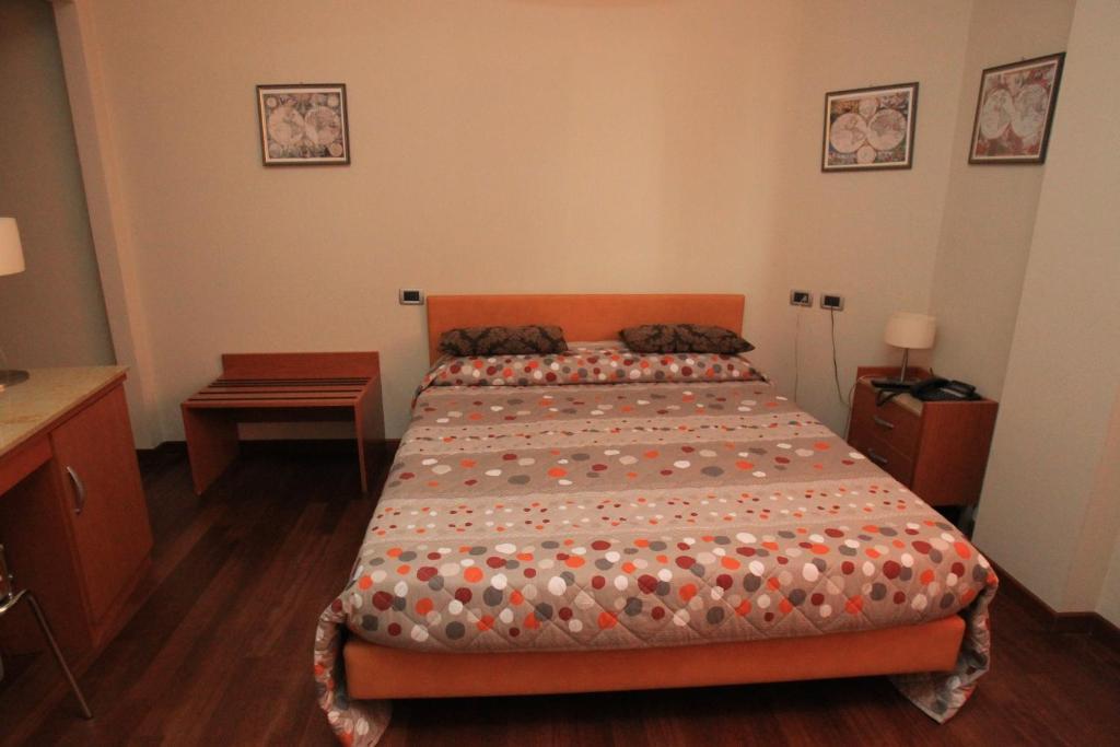 Hotel Santa Caterina Bergamo Pokoj fotografie